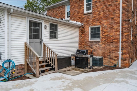 Tiny photo for 409 Madison Street, Grosse Pointe Farms City, MI 48236 (MLS # 58050223680)