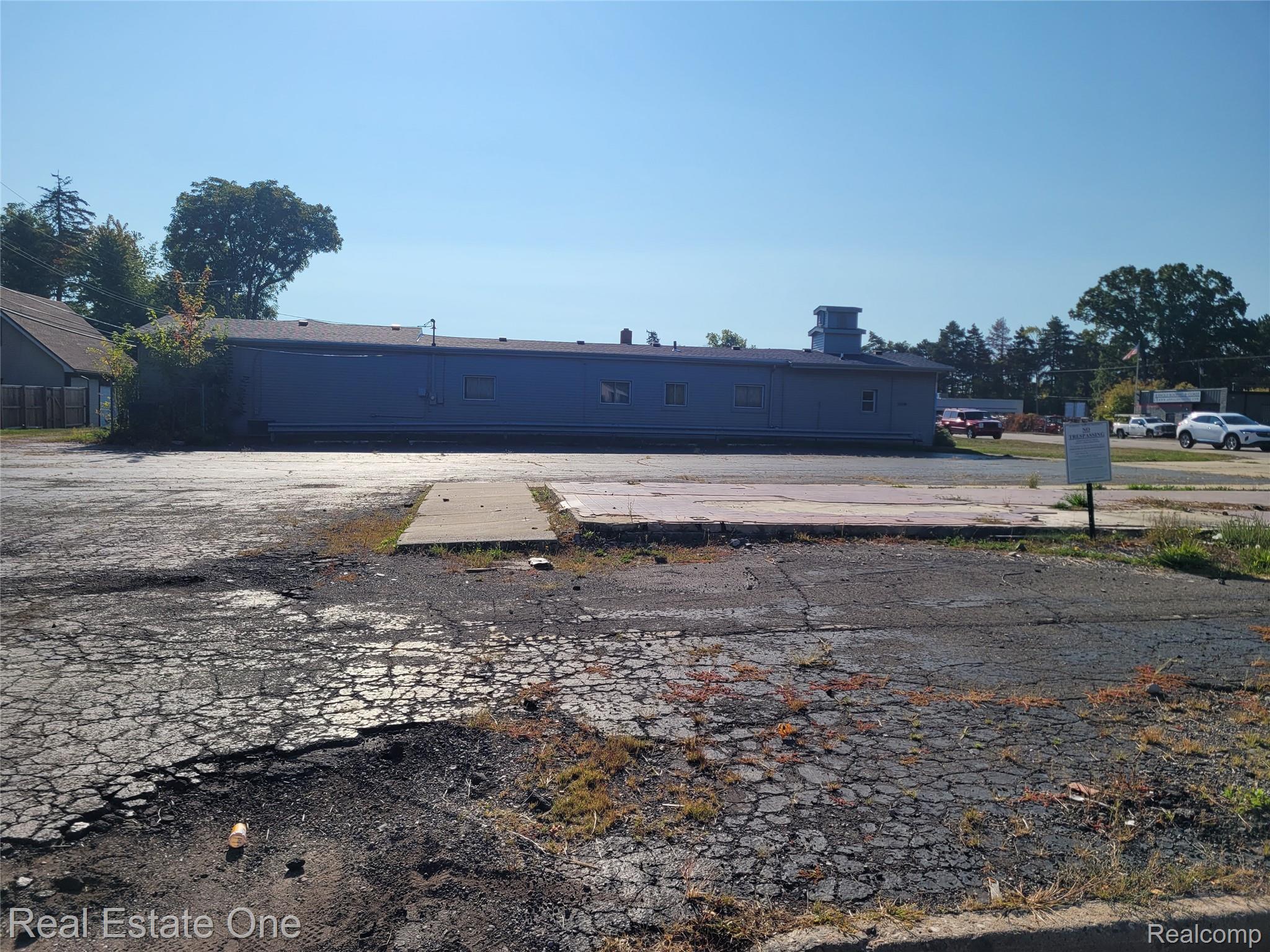 228 W Walton Boulevard