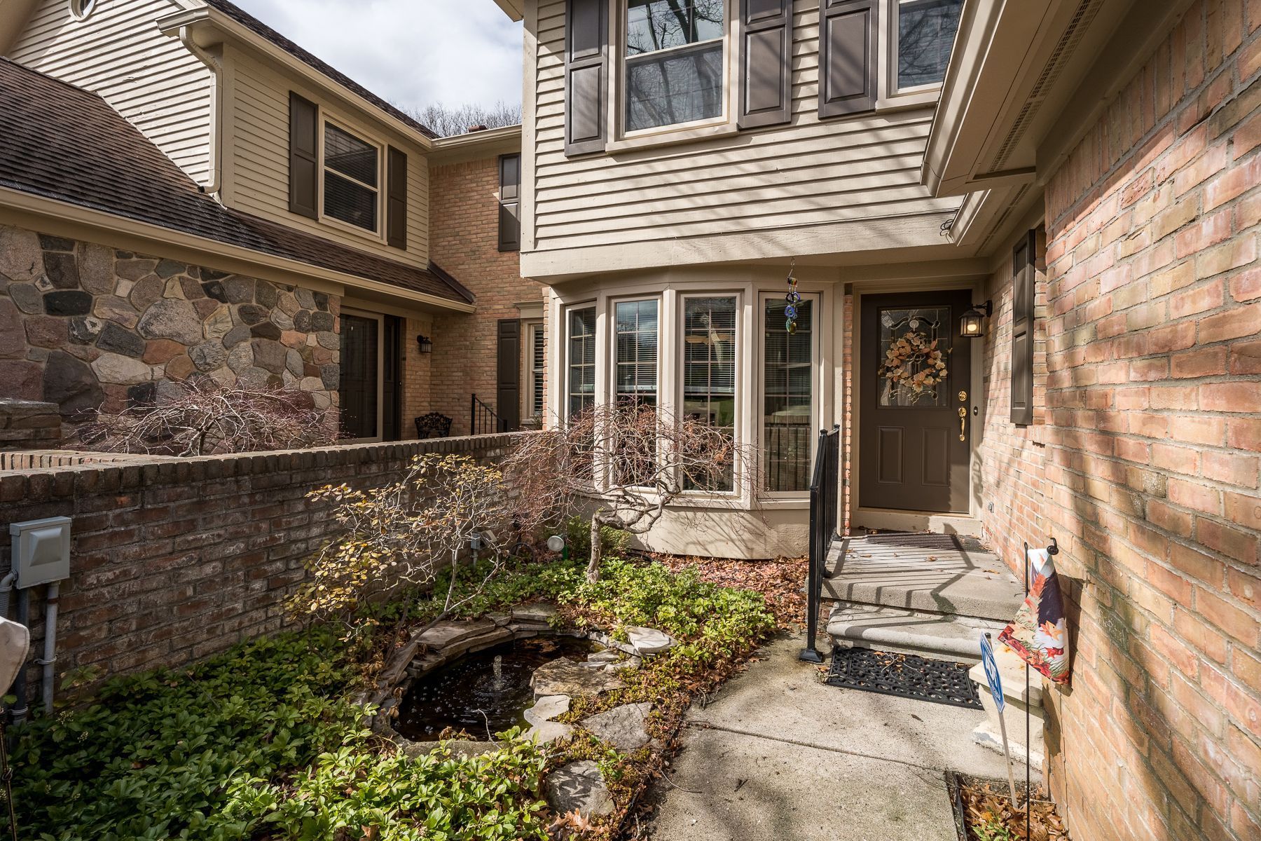 4553 GOLF VIEW Drive
