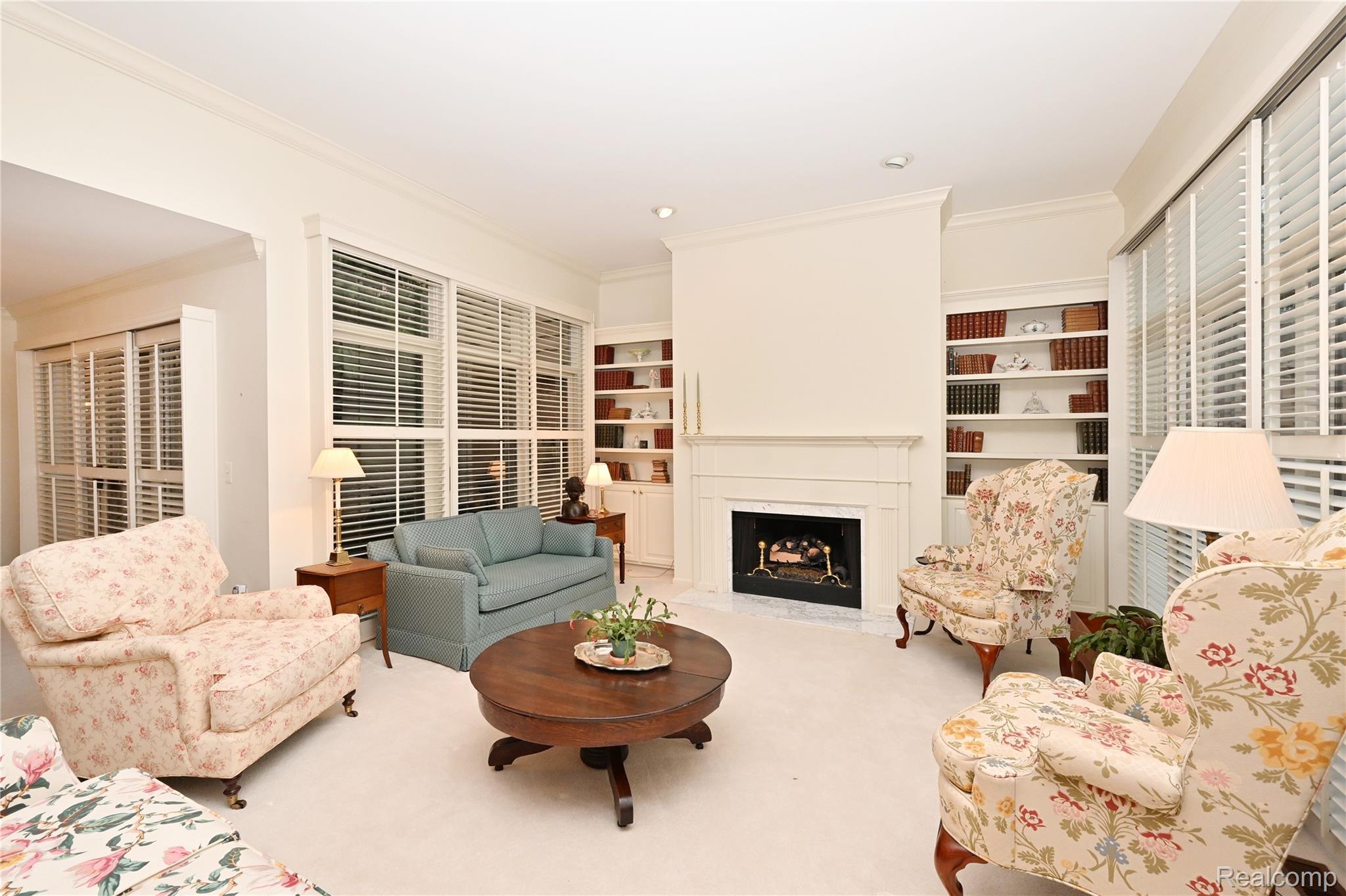 618 Deauville Lane