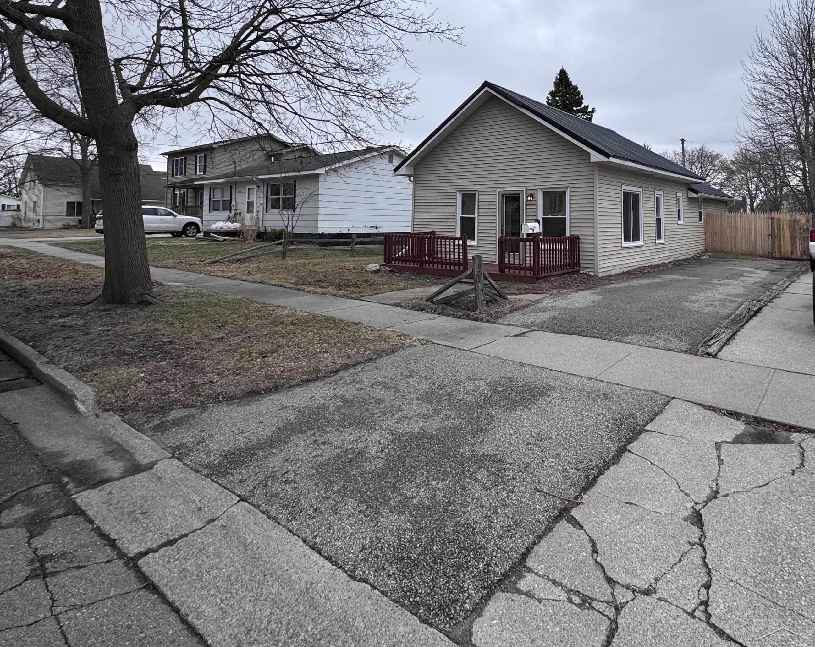 1904 James Street