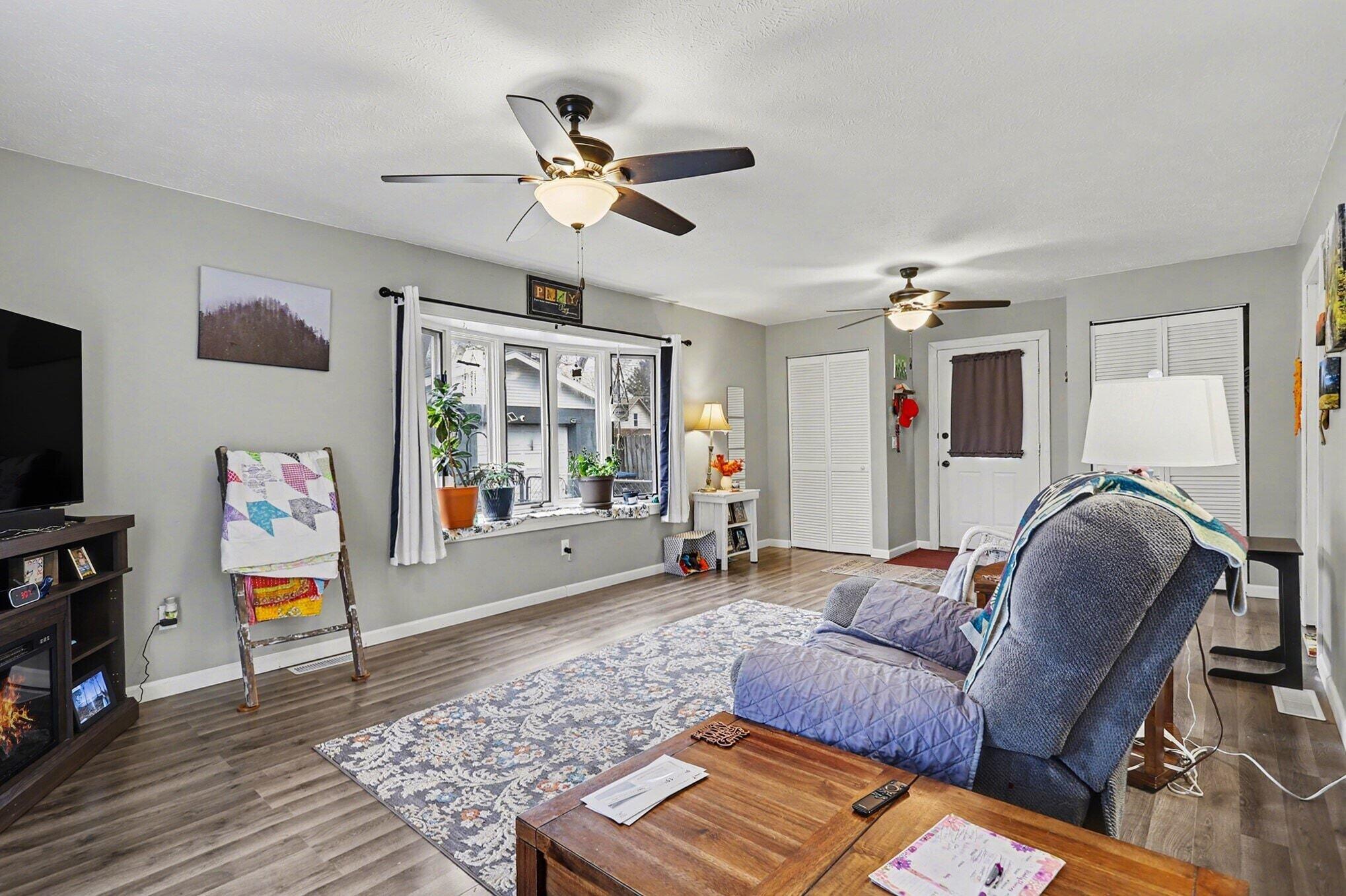 408 N Lakeview Avenue