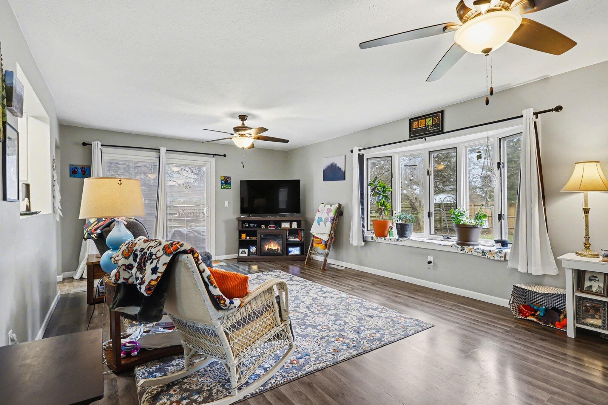 408 N Lakeview Avenue