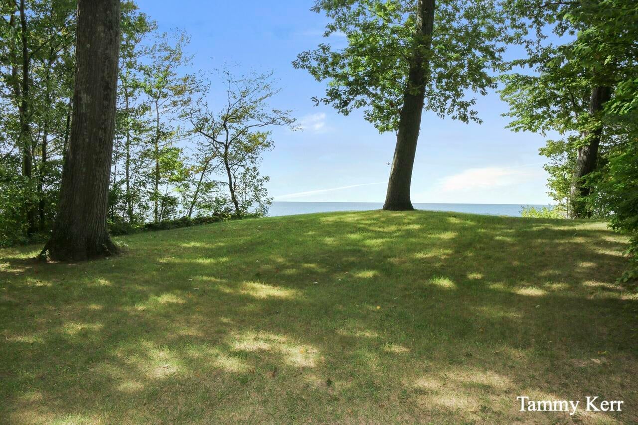 2450 Lakeshore Drive