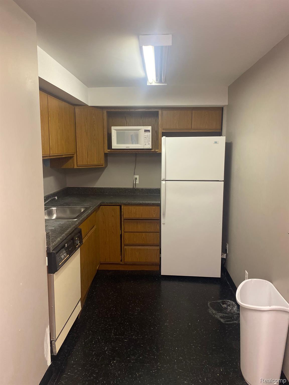 8445 S SAGINAW Street 301