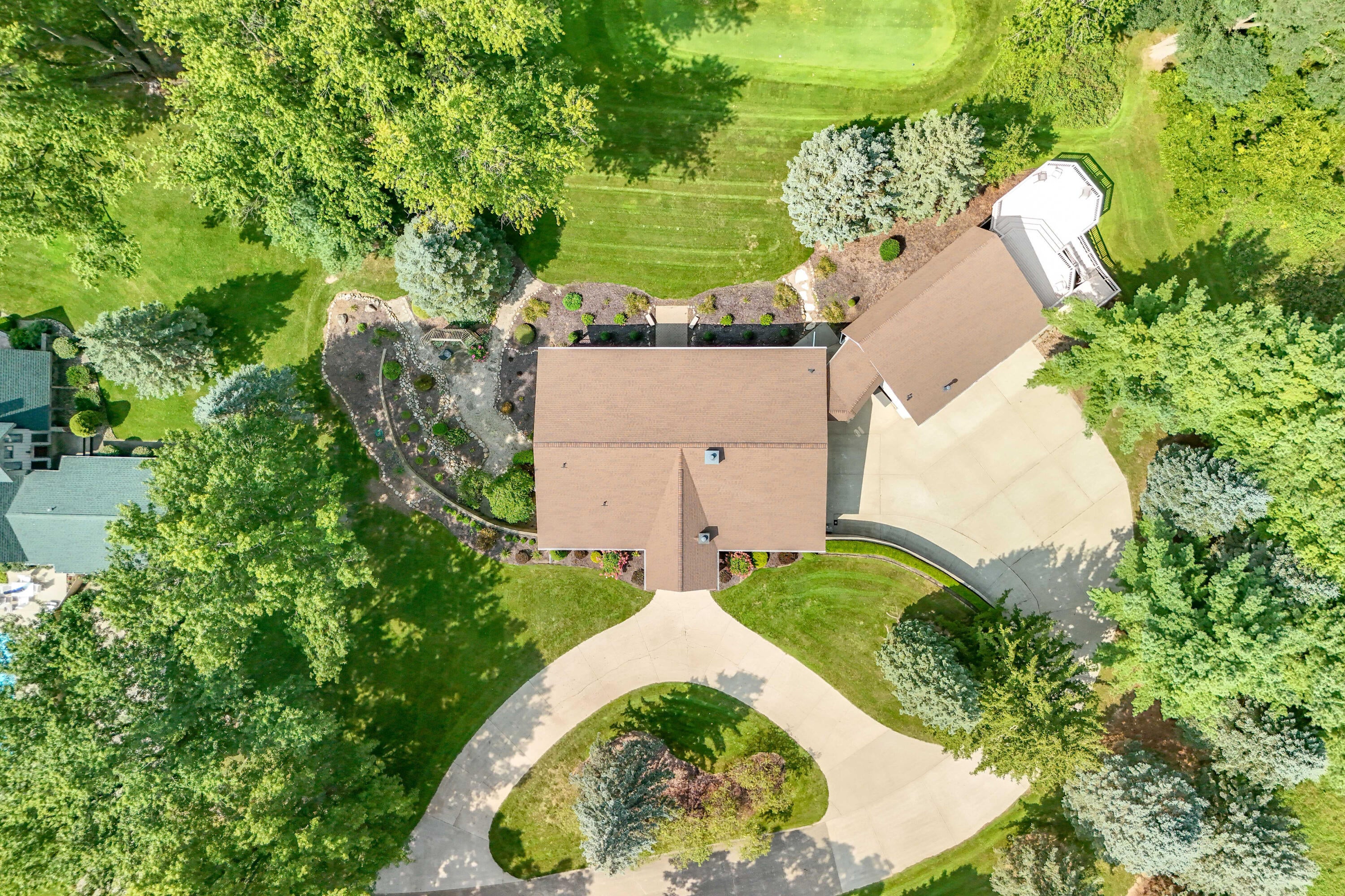 686 Leonard Drive