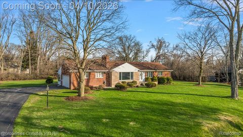 Photo of 5753 Kilbrennan Road, Bloomfield Charter Township, MI 48301 (MLS # 20251061149)