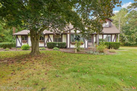 2581 Pepper Court Hartland Township MI 48353