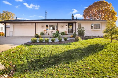 2483 Malibu Court Fenton City MI 48430