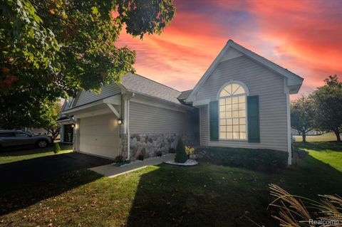 913 Rikki Ann Court Wixom City MI 48393