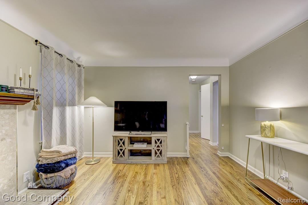 23580 Rensselaer Street