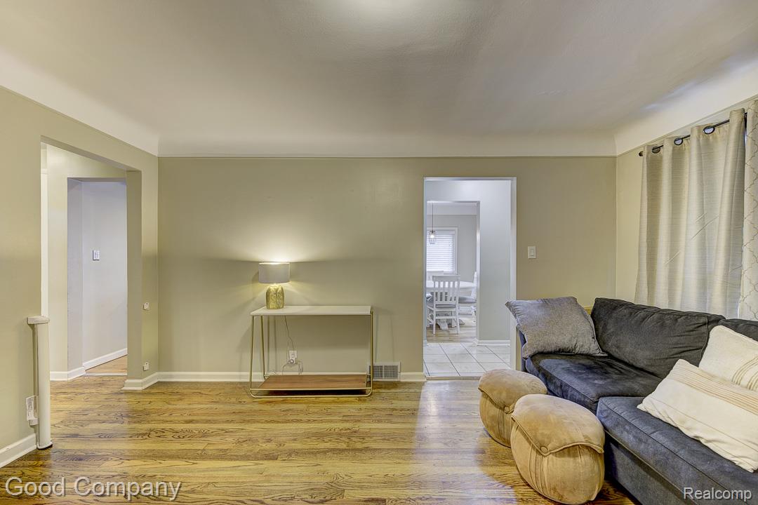 23580 Rensselaer Street