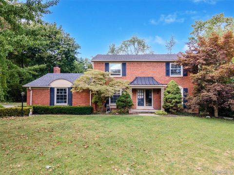 Photo of 687 Foxhall Road, Bloomfield Hills City, MI 48304 (MLS # 20251046440)