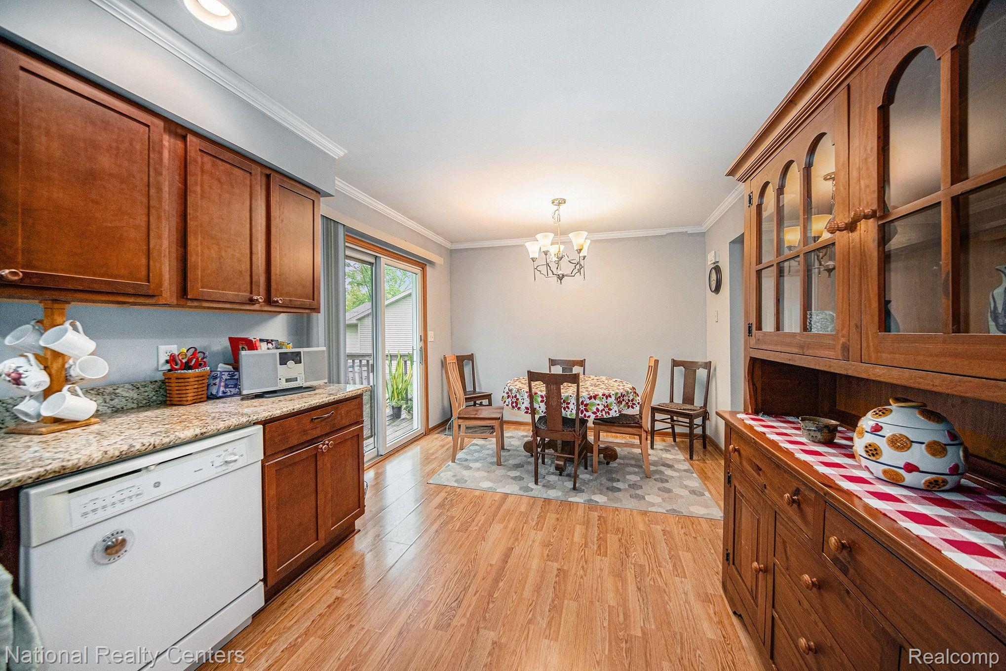 9582 PALMER Road