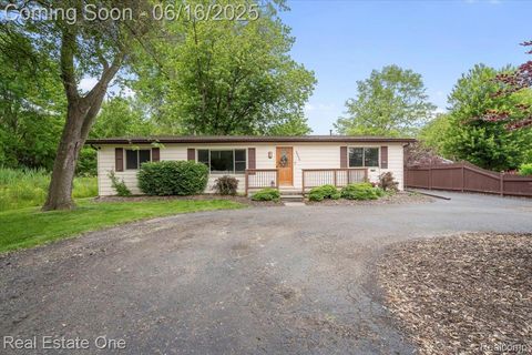 20558 Meridian Road Grosse Ile Township MI 48138