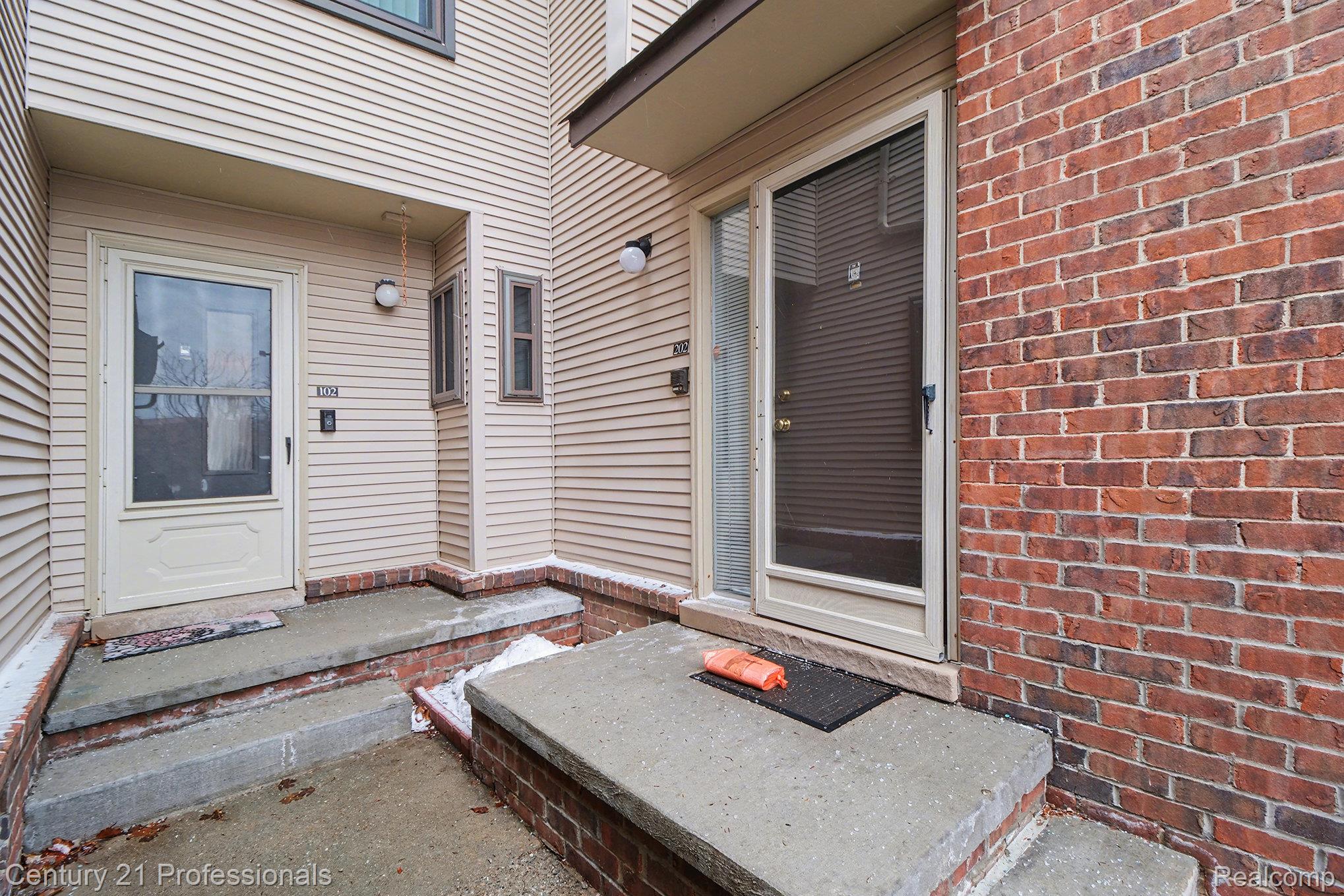 6680 Ridgefield Circle 102