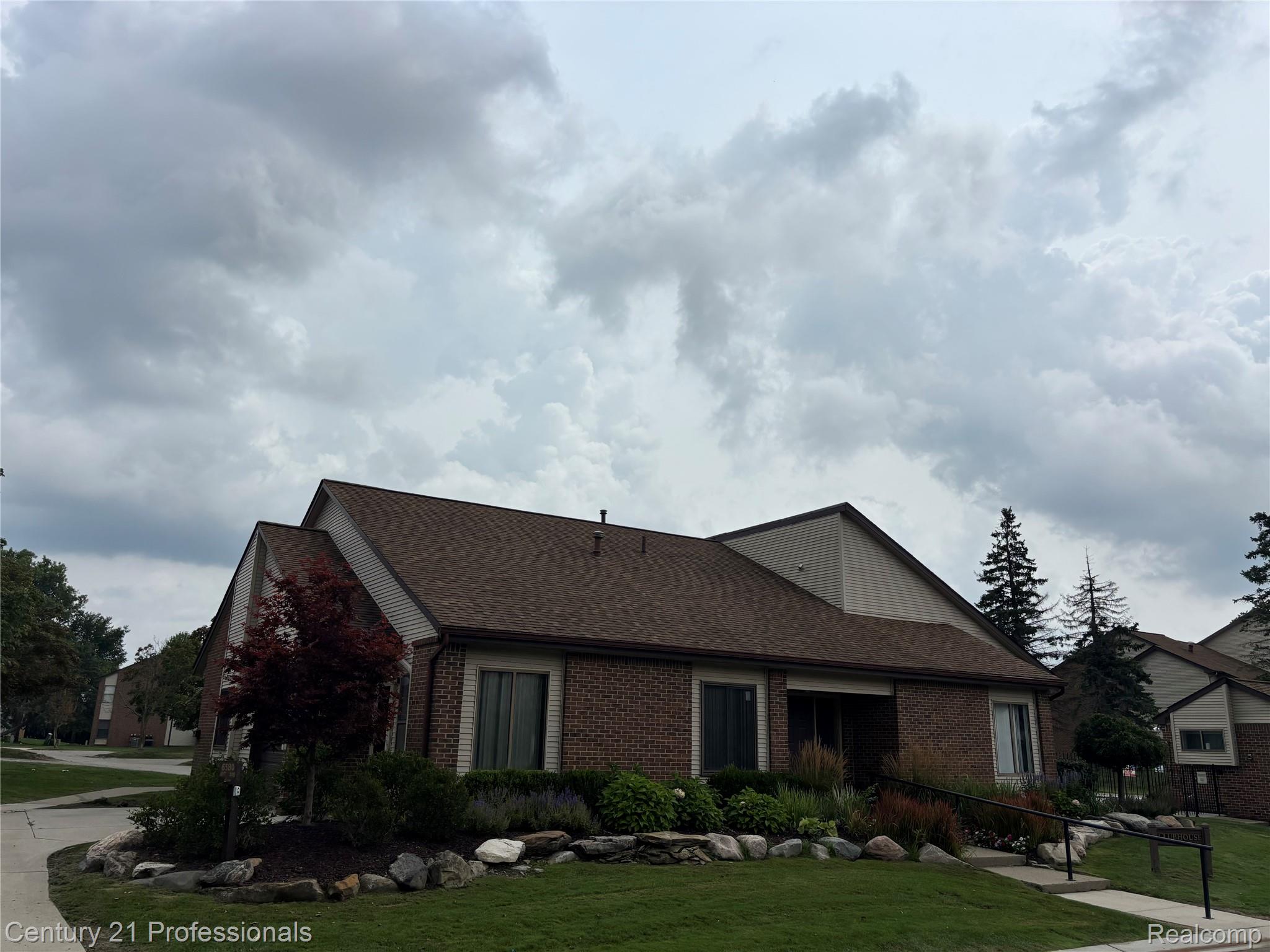 6680 Ridgefield Circle 102