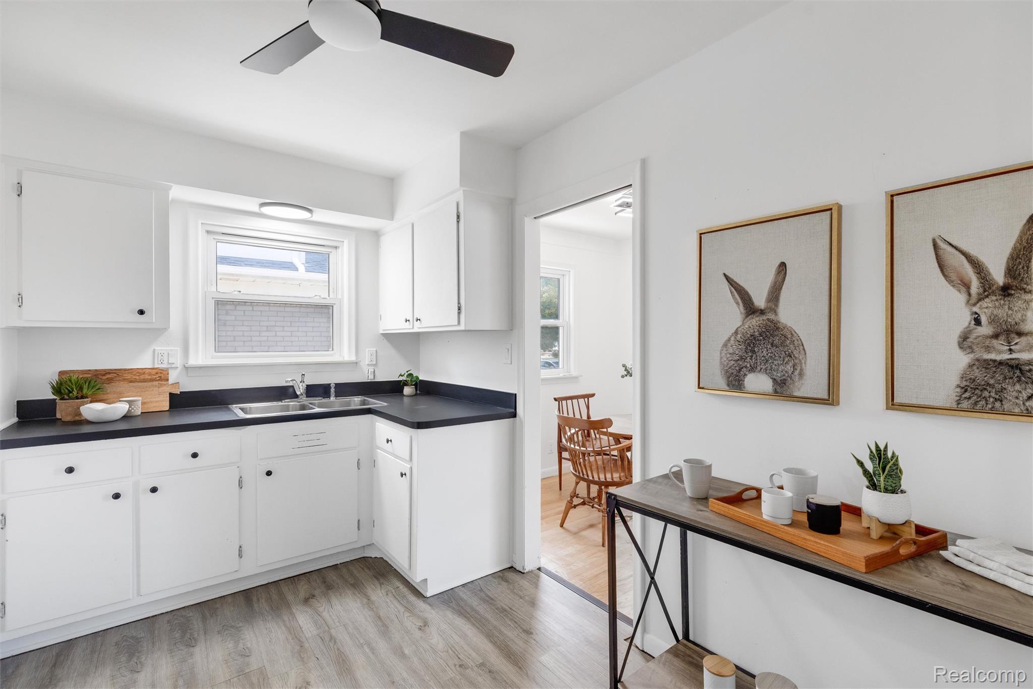 121 W Elmwood Avenue