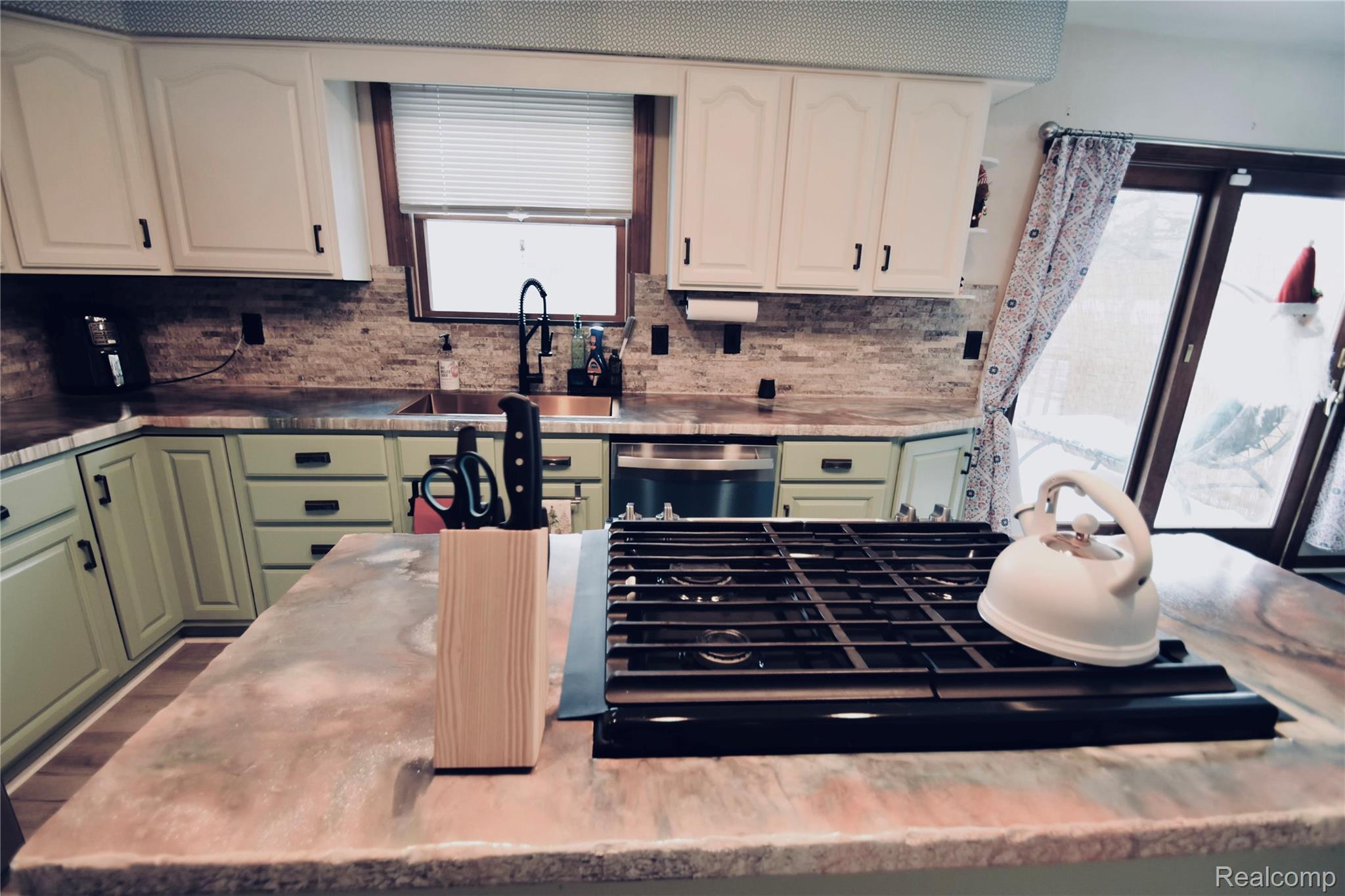 8368 E Lippincott Boulevard