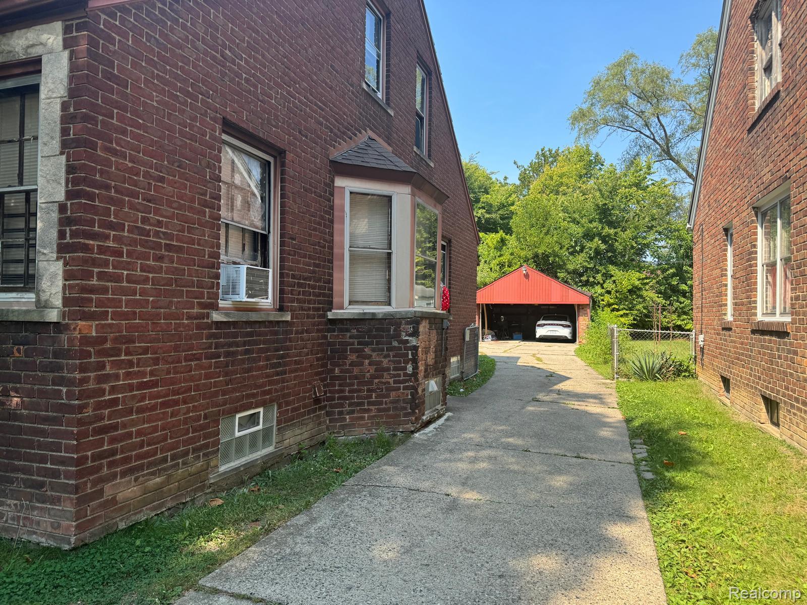 15613 Seymour Street