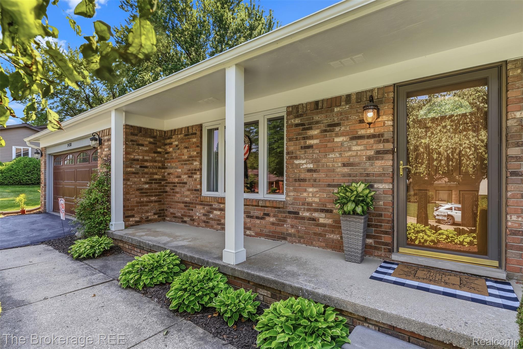1438 Lynnwood Lane