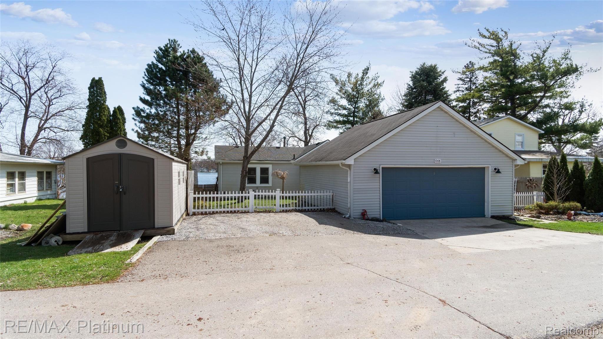 1008 Sunrise Park Street