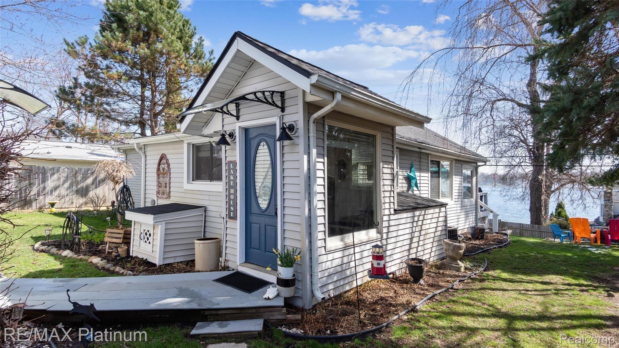 1008 Sunrise Park Street