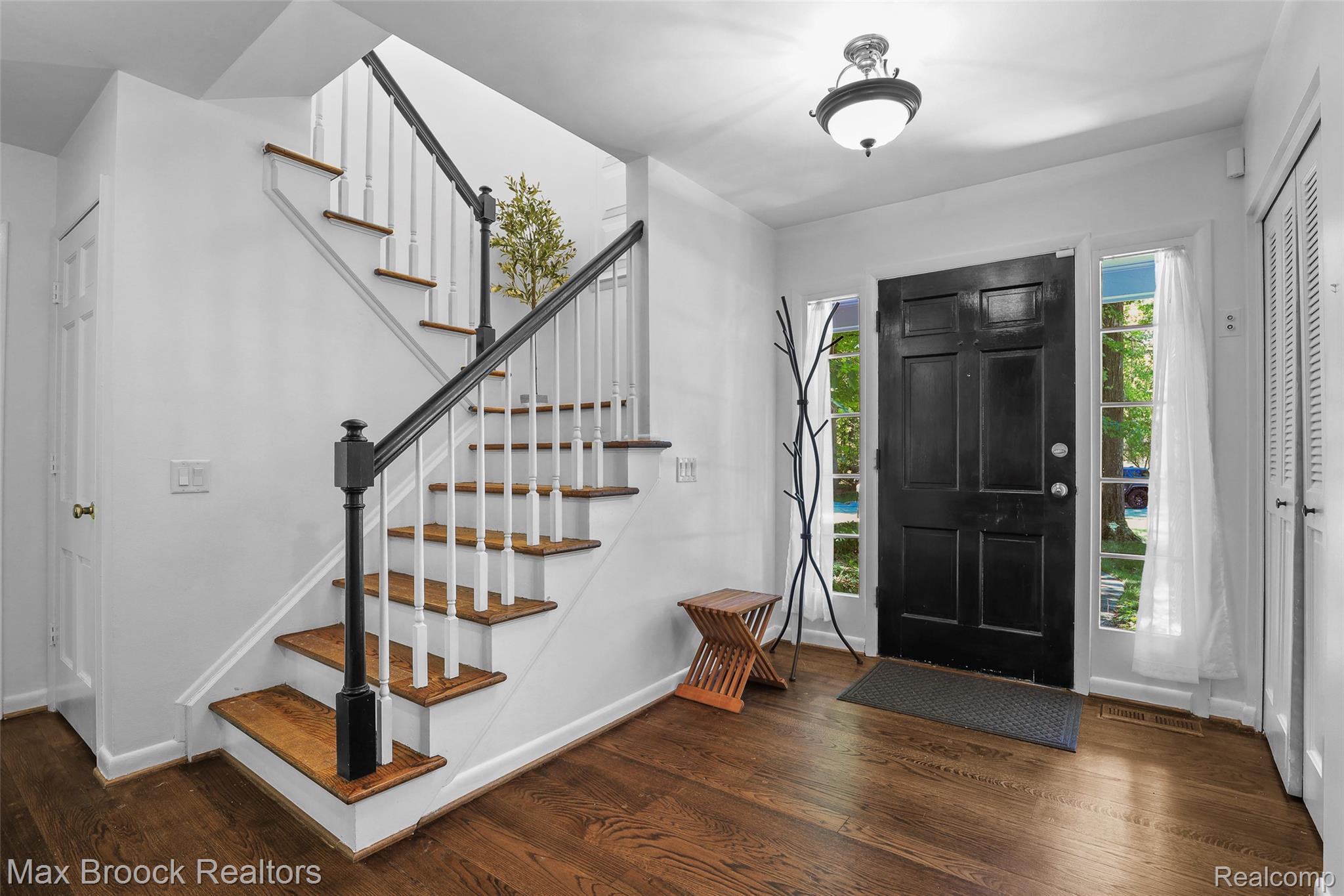 22636 King Richard Court