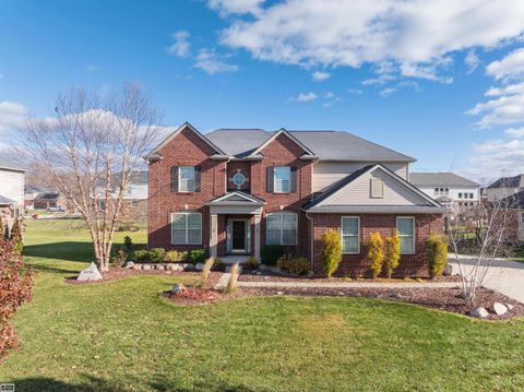 53716 Huron Drive Chesterfield Township MI 48051