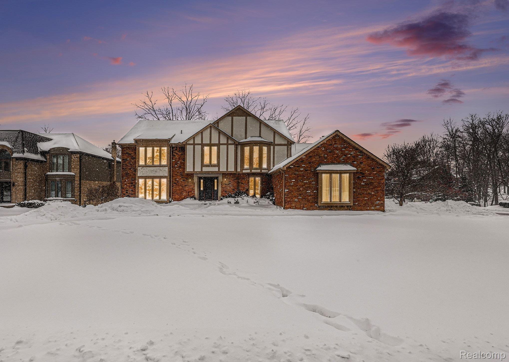 1680 Edinborough Drive