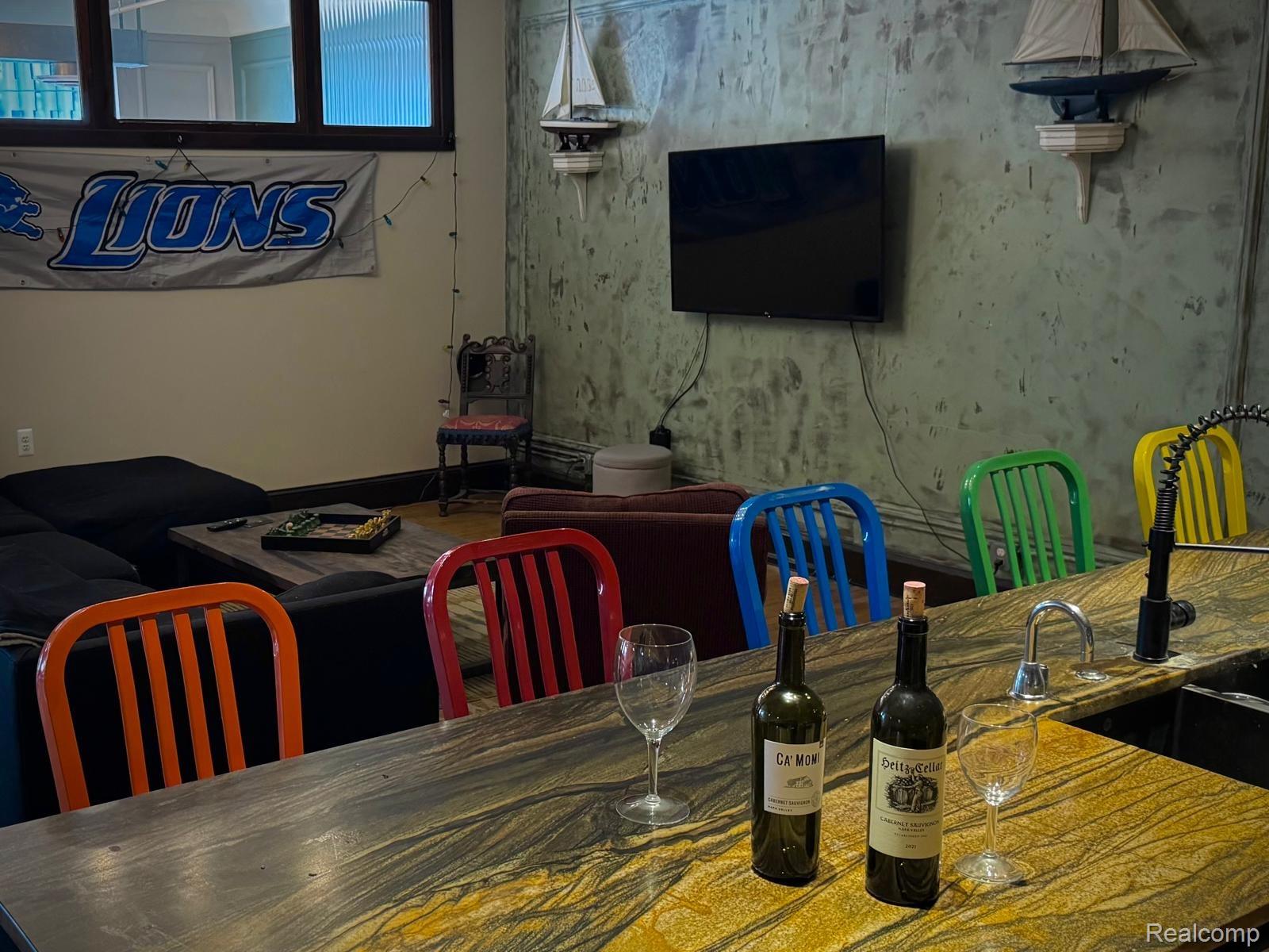 1250 Library Street 31