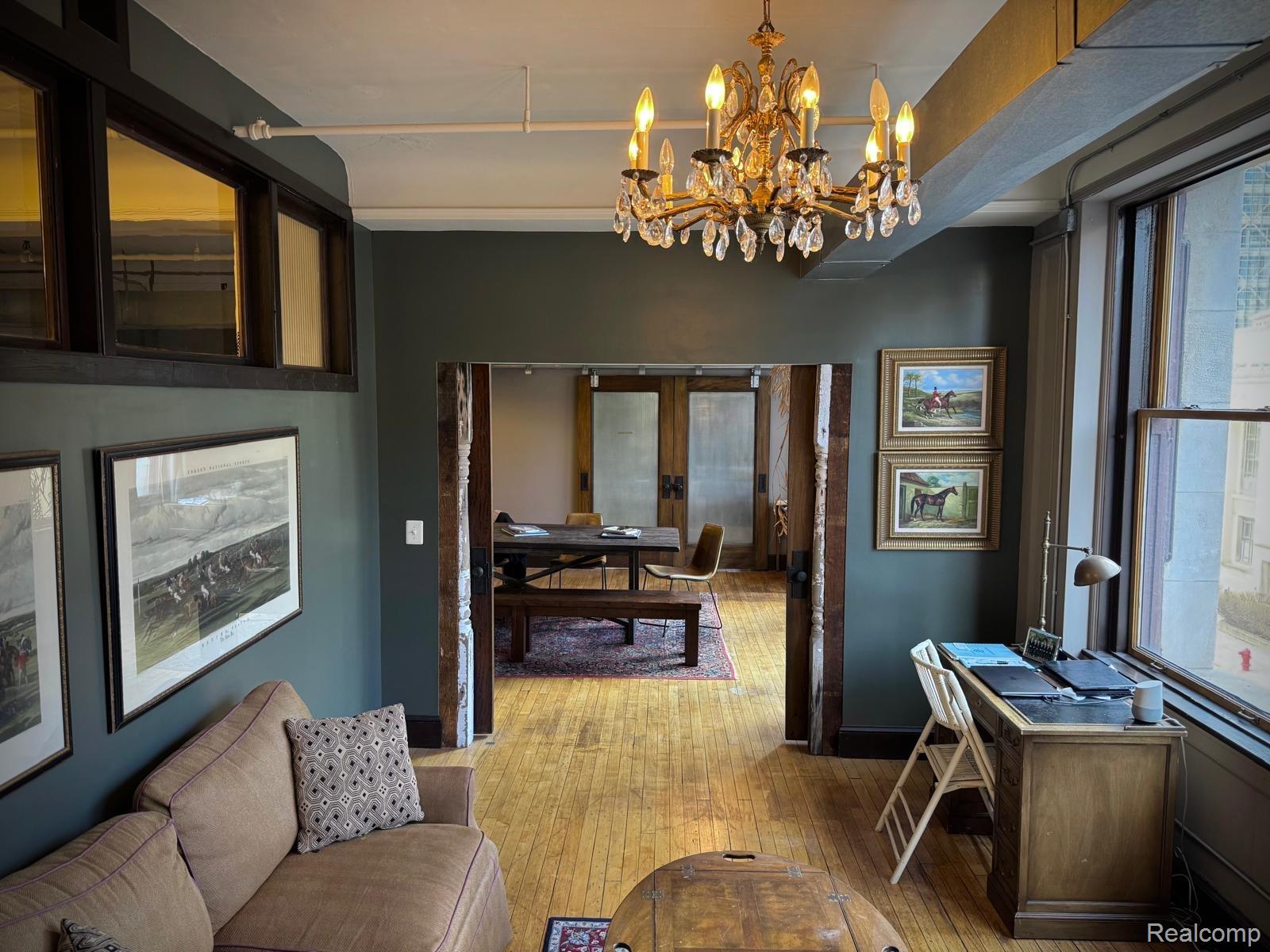 1250 Library Street 31