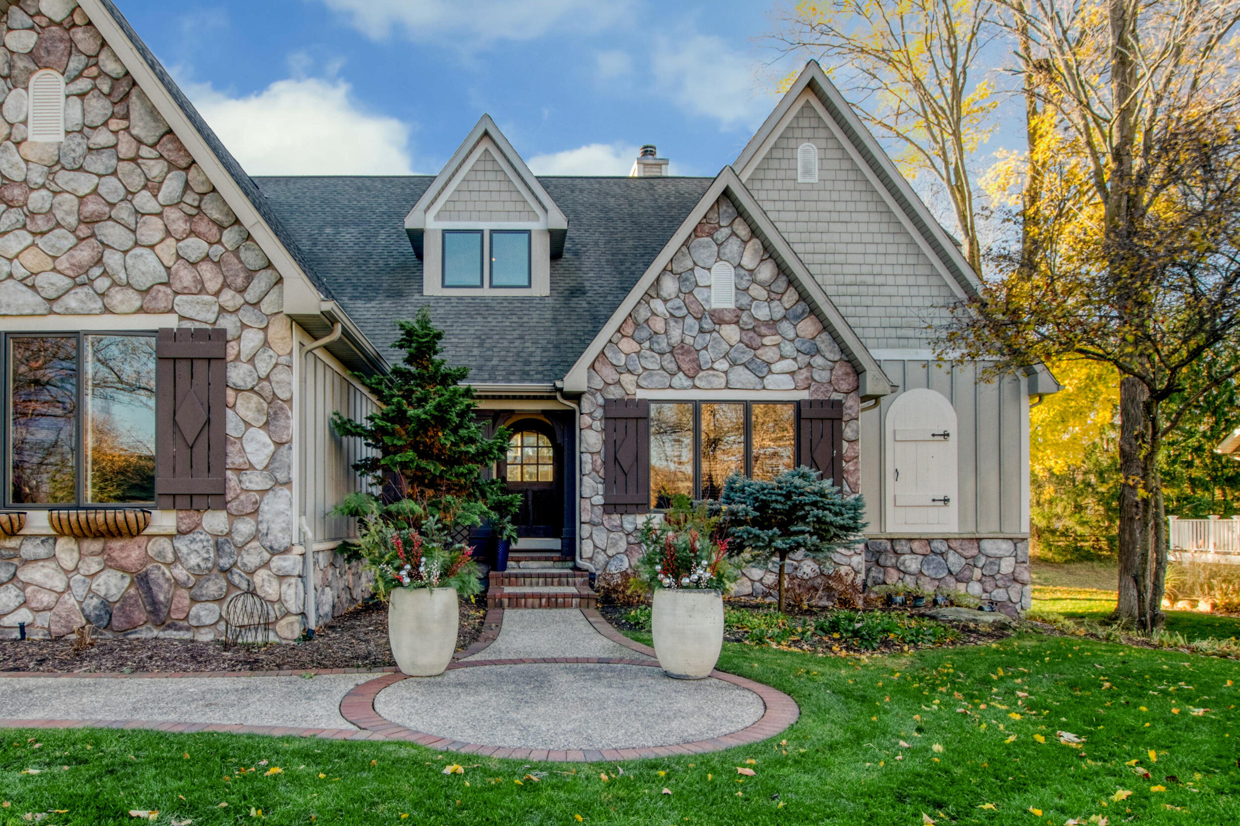 7270 Storey Book Lane SE