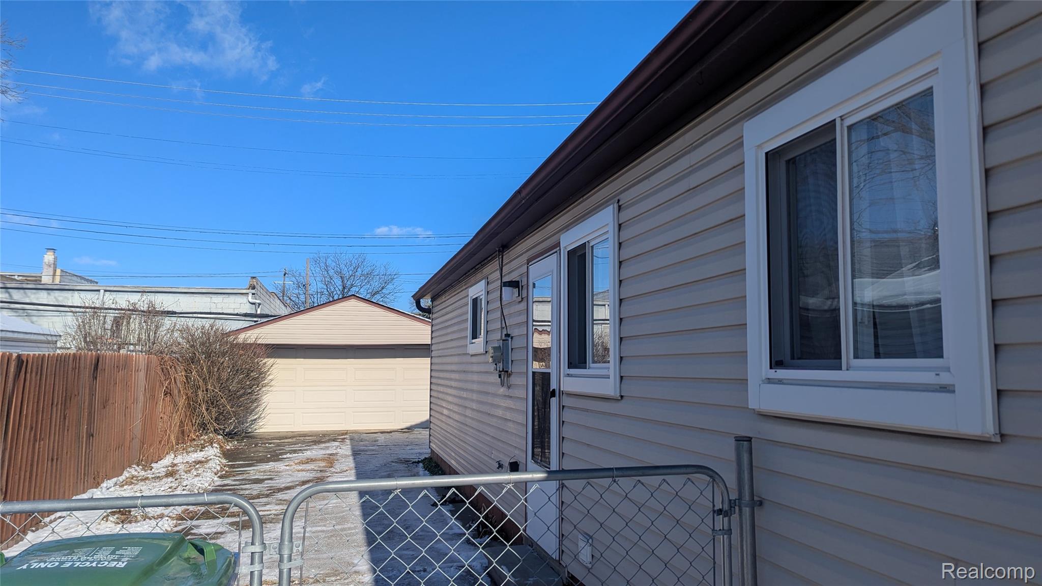 2167 Woodruff Avenue