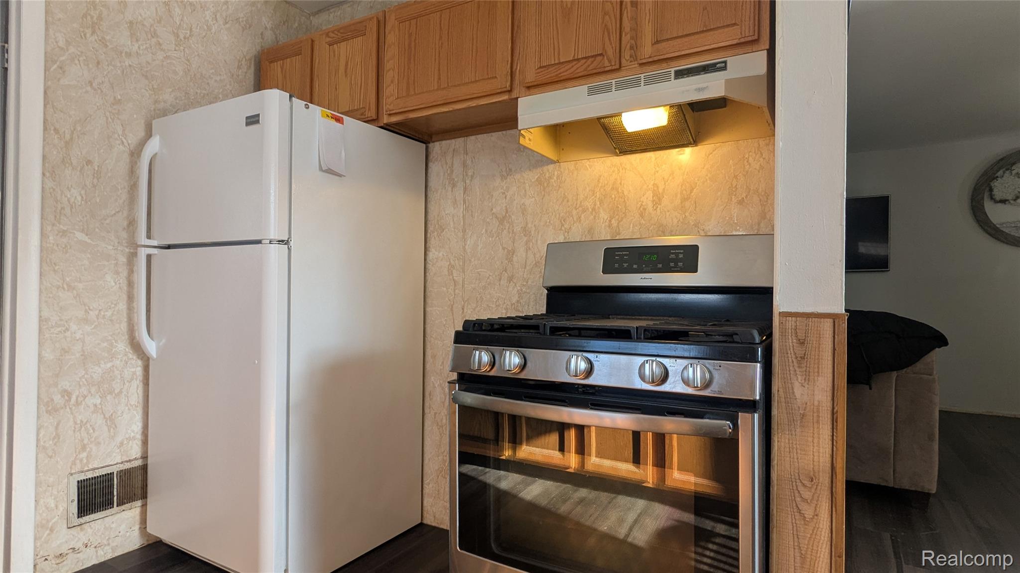 2167 Woodruff Avenue