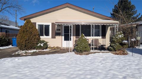 2167 Woodruff Avenue Warren City MI 48091