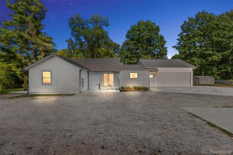 5771 Gratiot Avenue St Clair Township MI 48079