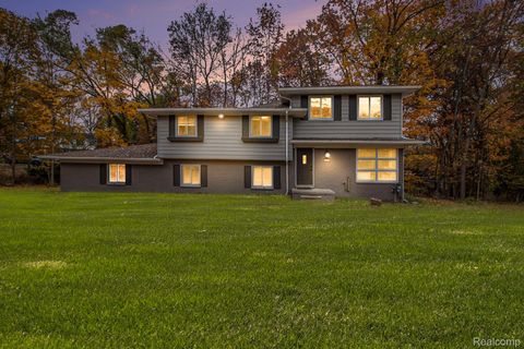 26557 Old Homestead Drive Farmington City MI 48331