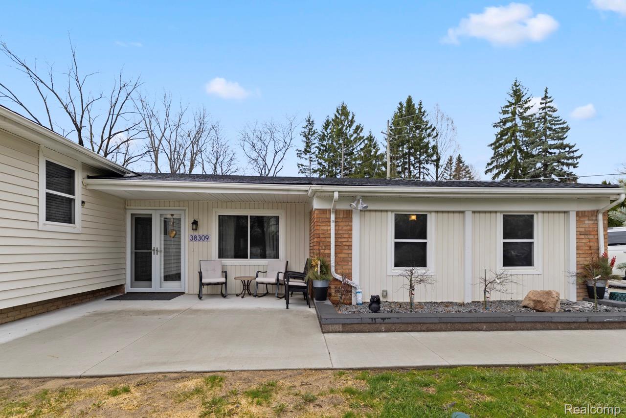 38309 Southfarm Lane