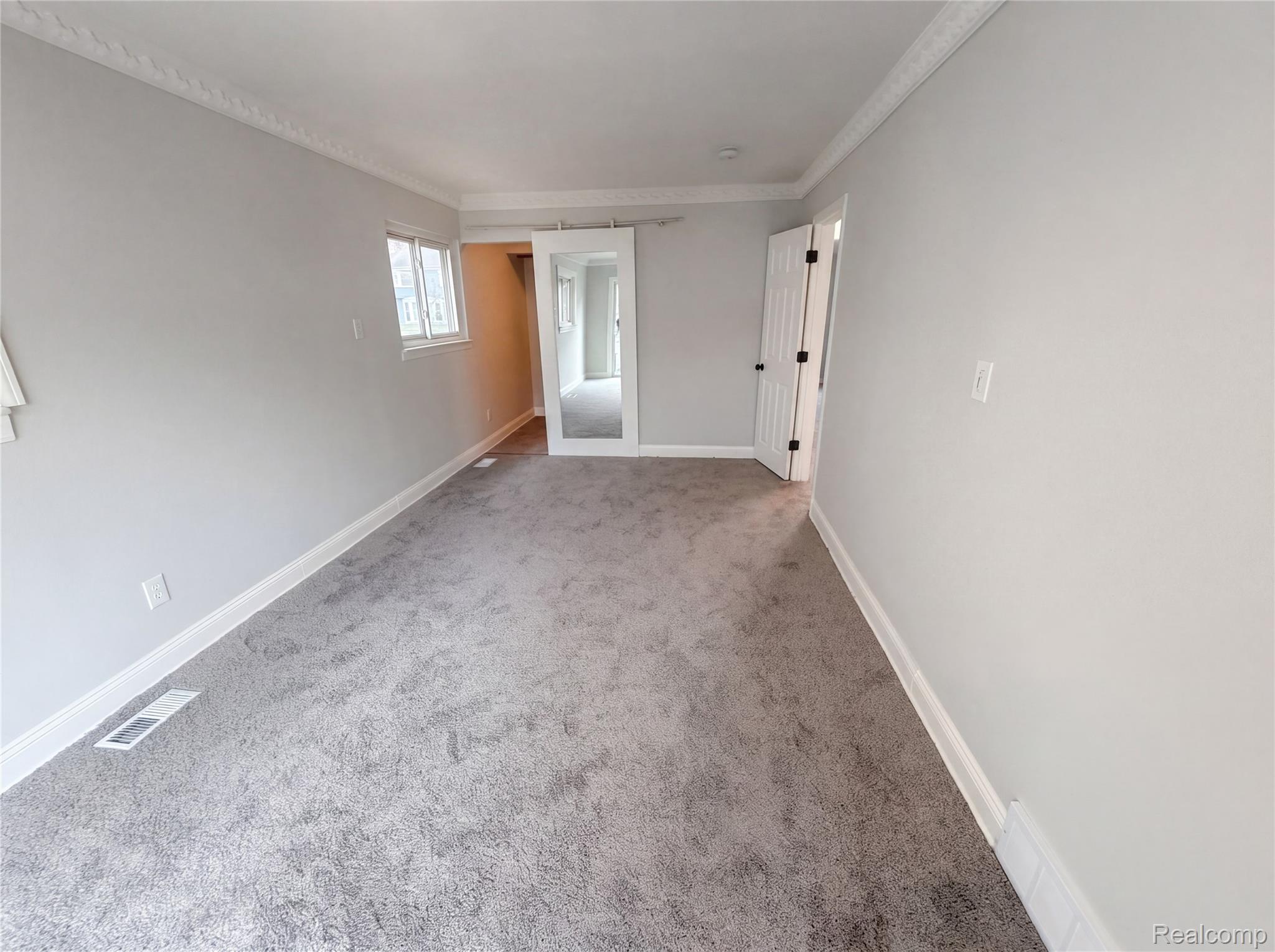 916 Longfellow Avenue