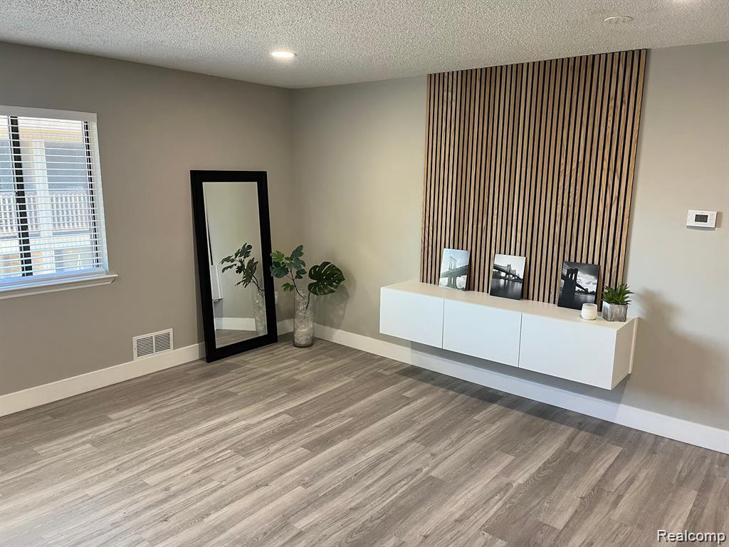 2639 Columbia Road 8