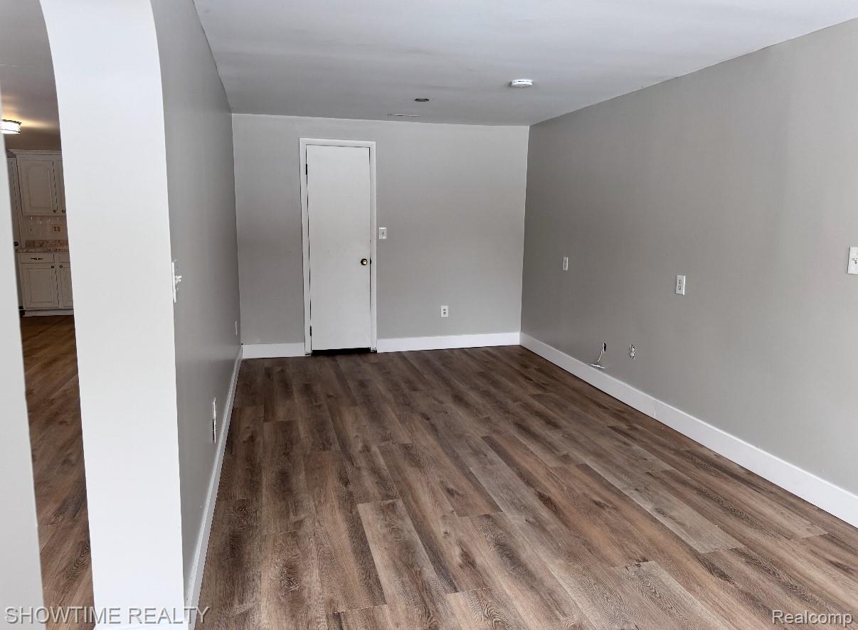 654 N BLACKS CORNERS Road