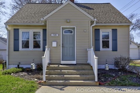 736 Lincoln Avenue Holland City MI 49423