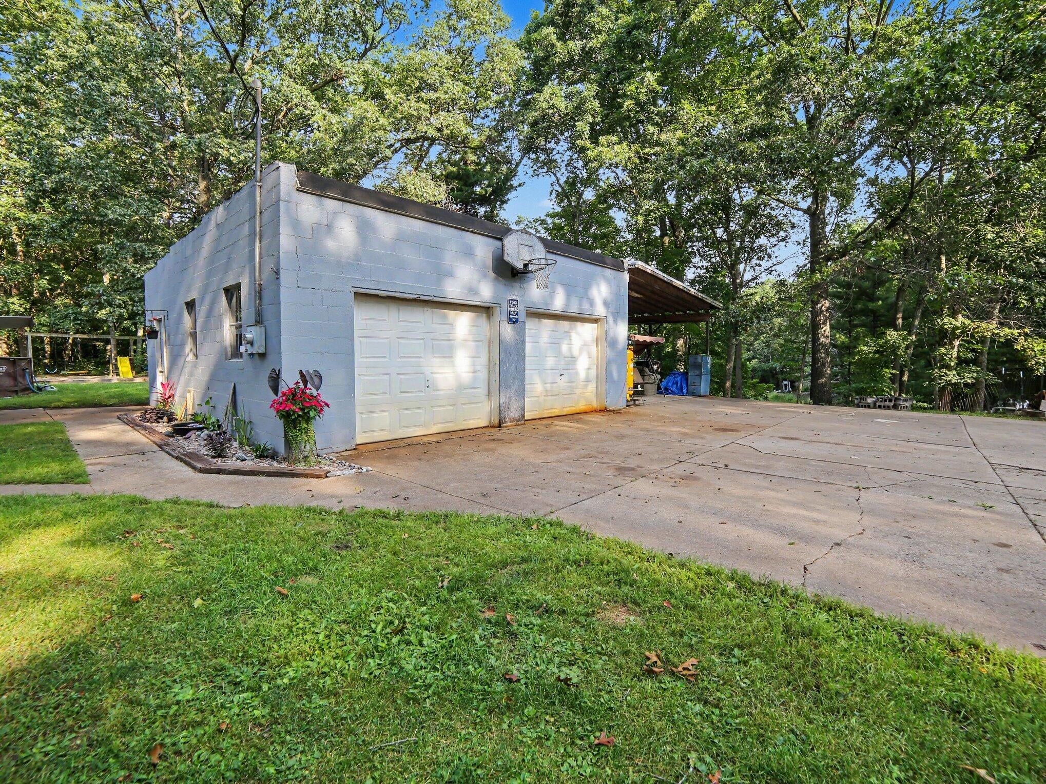 5690 White Road