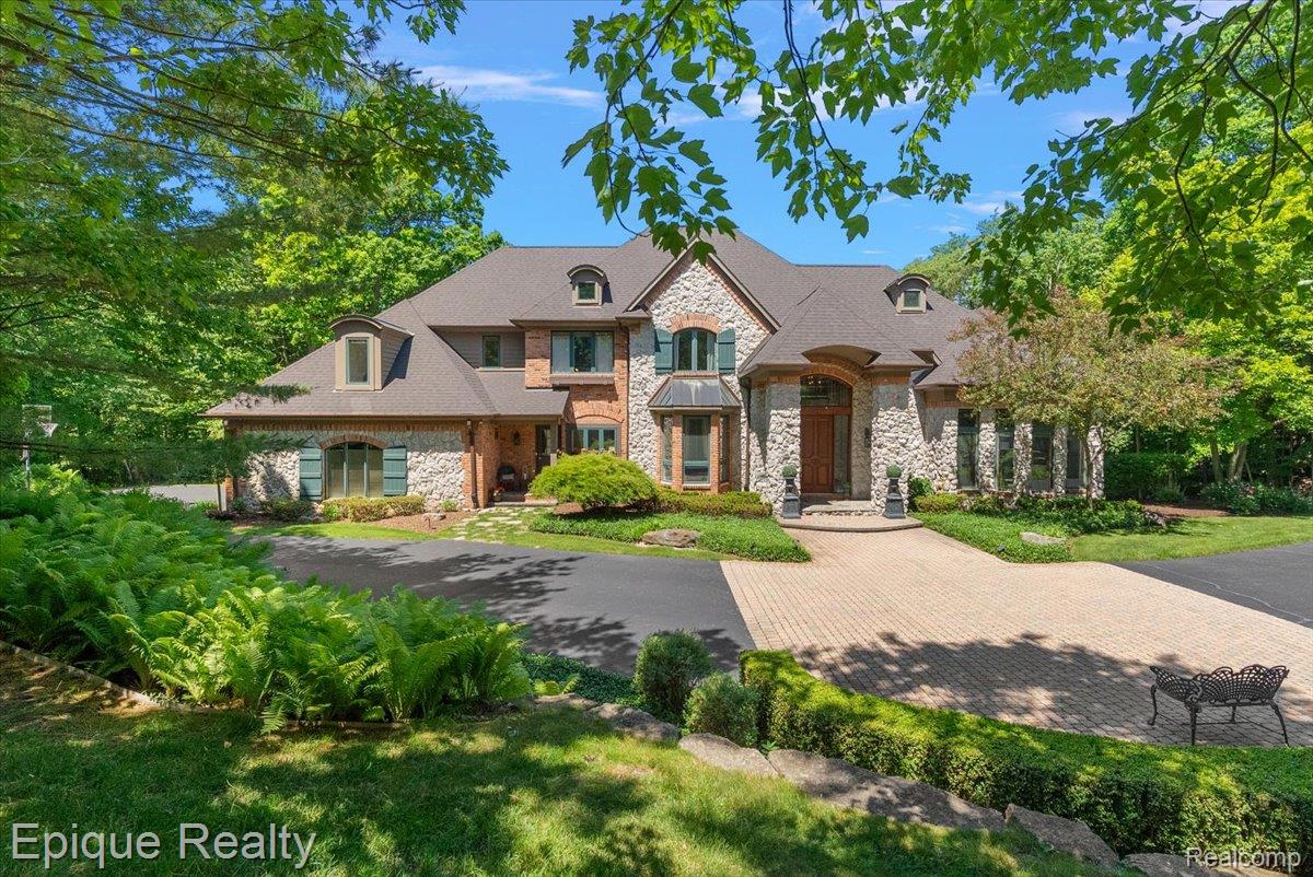 7662 Devins Ridge
