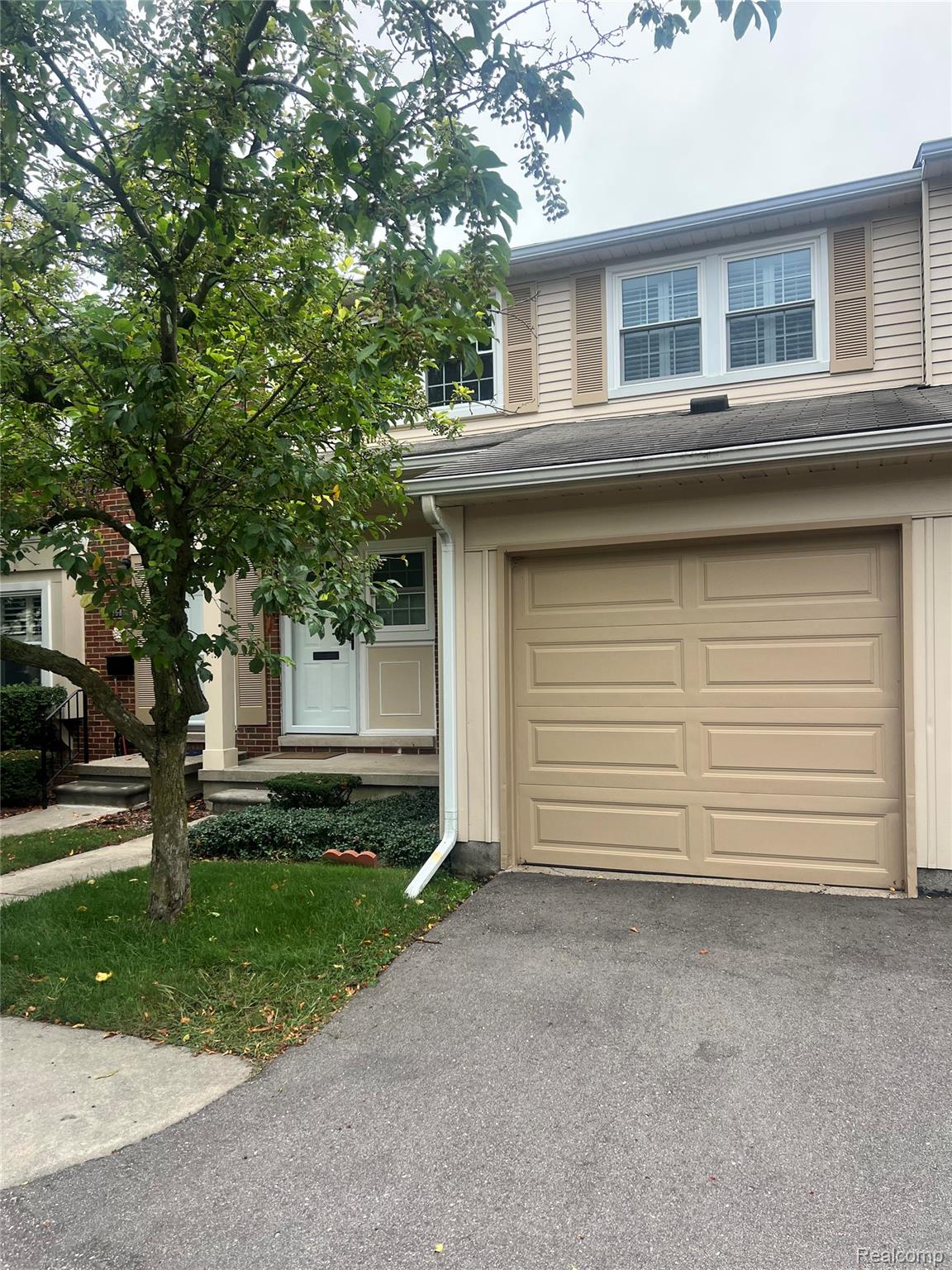 1587 Brentwood Drive