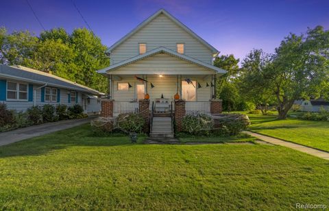 2028 Kosciuszko Avenue Bay City City MI 48708