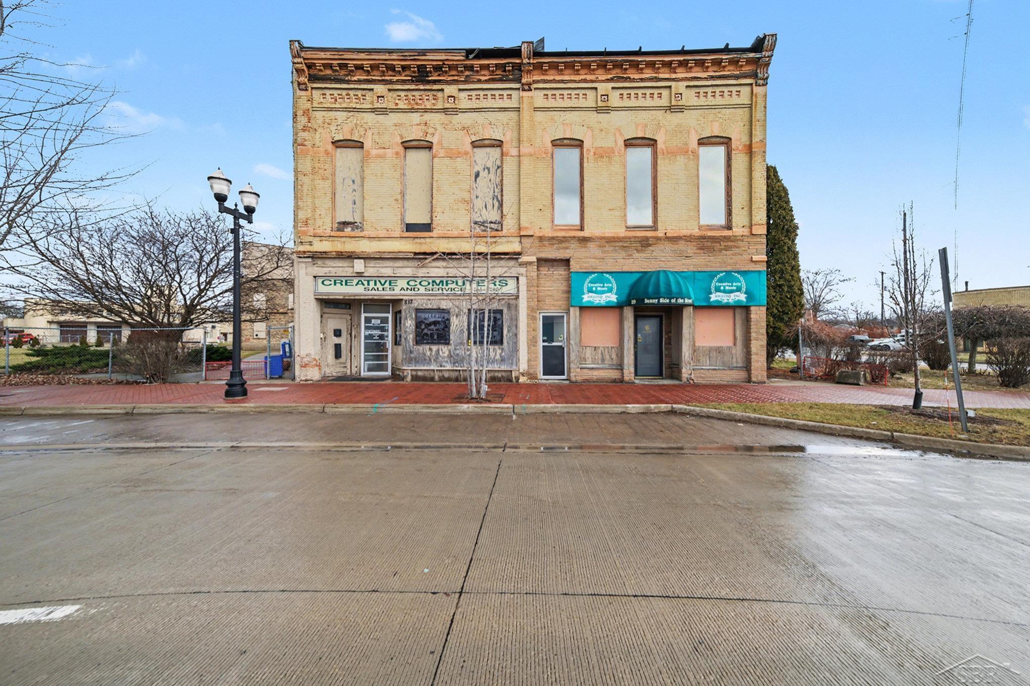 817/819 E Genesee Avenue