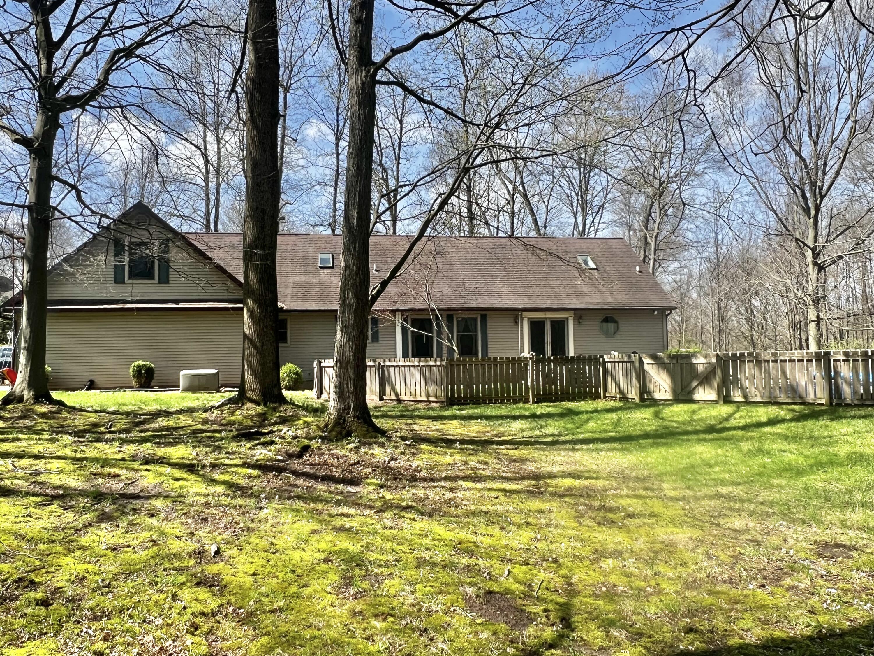 1401 Meadow Lane