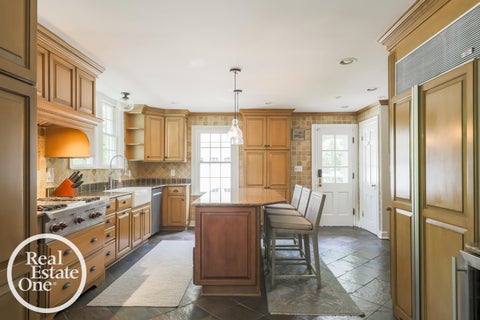 Tiny photo for 1110 Grayton Street, Grosse Pointe Park City, MI 48230 (MLS # 58050220233)